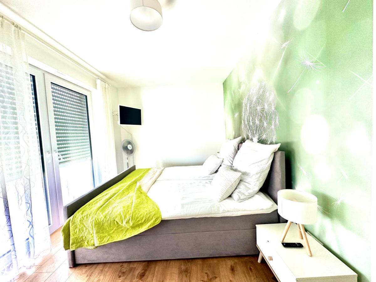 Panorama Penthouse Apartment Mit Klima Und Whirlpool Fuer Bis Zu 6 Personen フランケンタール エクステリア 写真