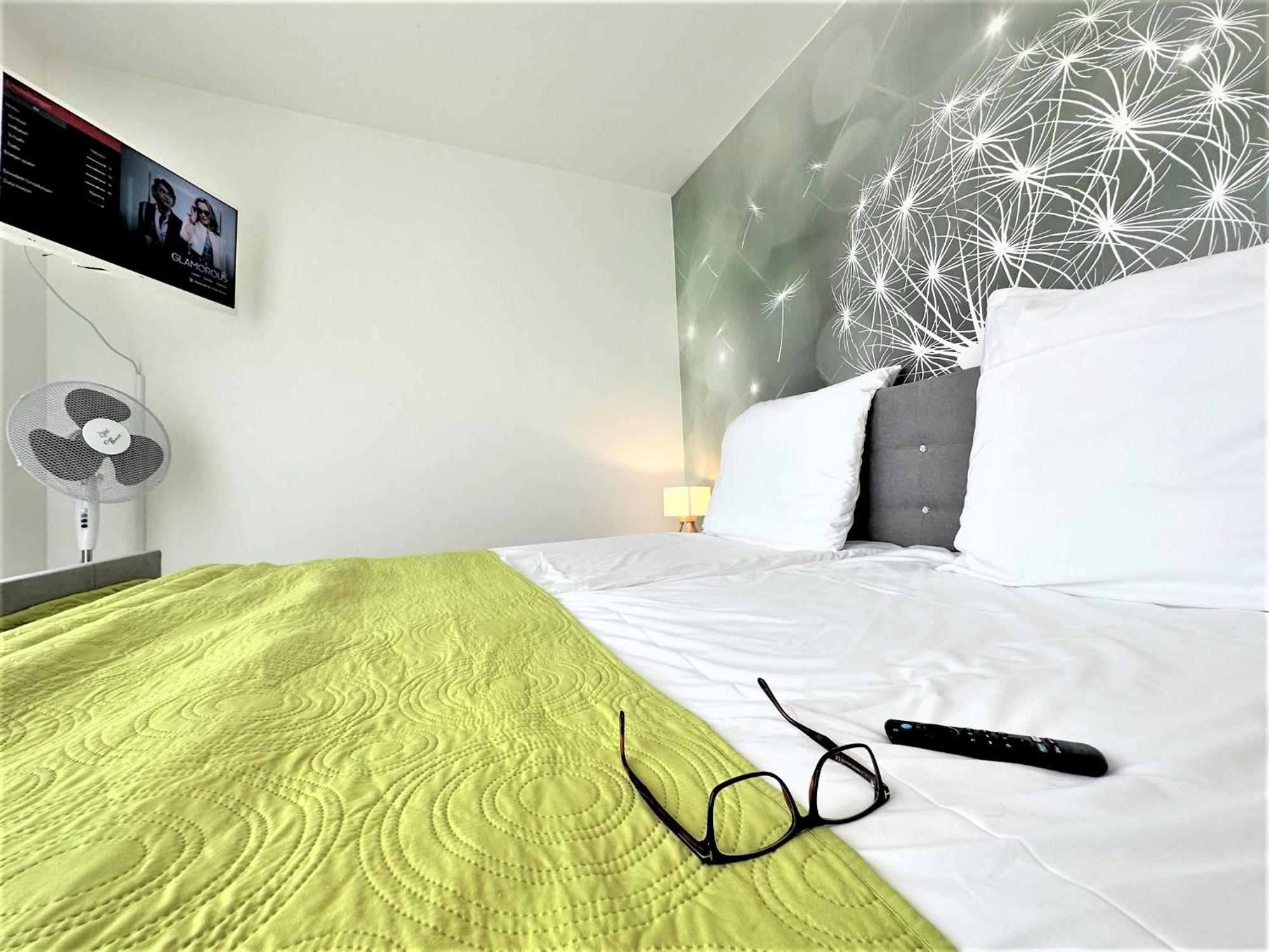 Panorama Penthouse Apartment Mit Klima Und Whirlpool Fuer Bis Zu 6 Personen フランケンタール エクステリア 写真